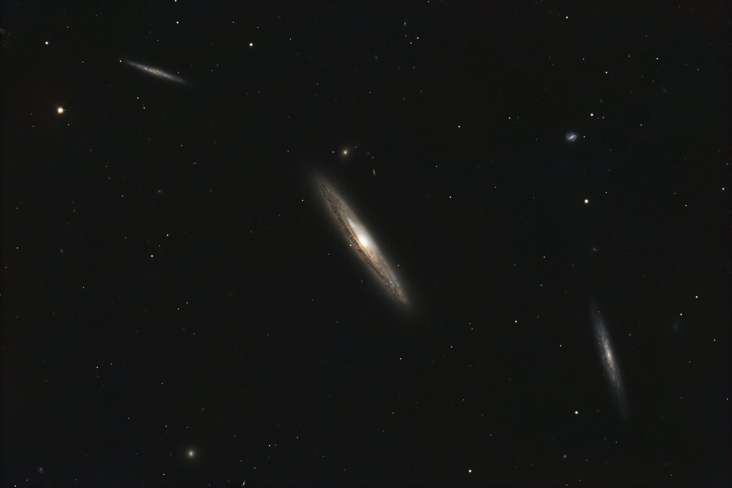 NGC4216.thumb.jpg.20b6e970c9d2def15eaea18159628ace.jpg