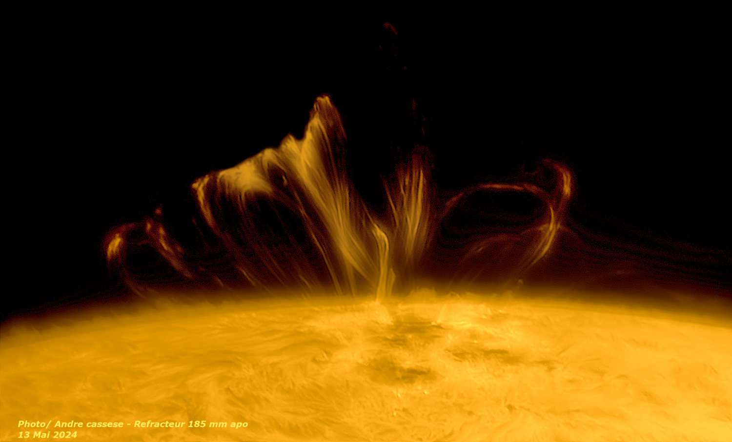 2024-05-13-1407_2-U-IR-Sun_Halpha__100r_24T_79c9reg.png