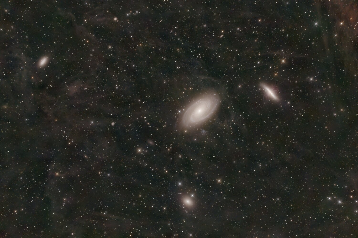 M81.thumb.jpg.d3da5238e47615055ce9b951965cb006.jpg