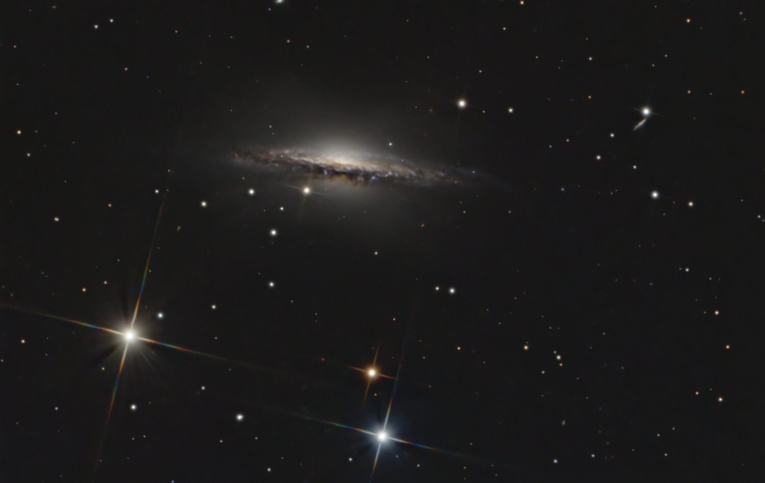 NGC1055crop.thumb.jpg.b4b7facc39e62988a14e125a9b2e2b5e.jpg