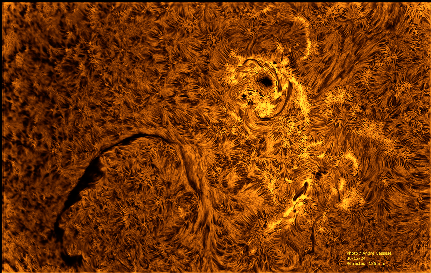 2024-12-30-1204_1-U-IR-Sun_Halpha__100r_c24T_1152reg.png