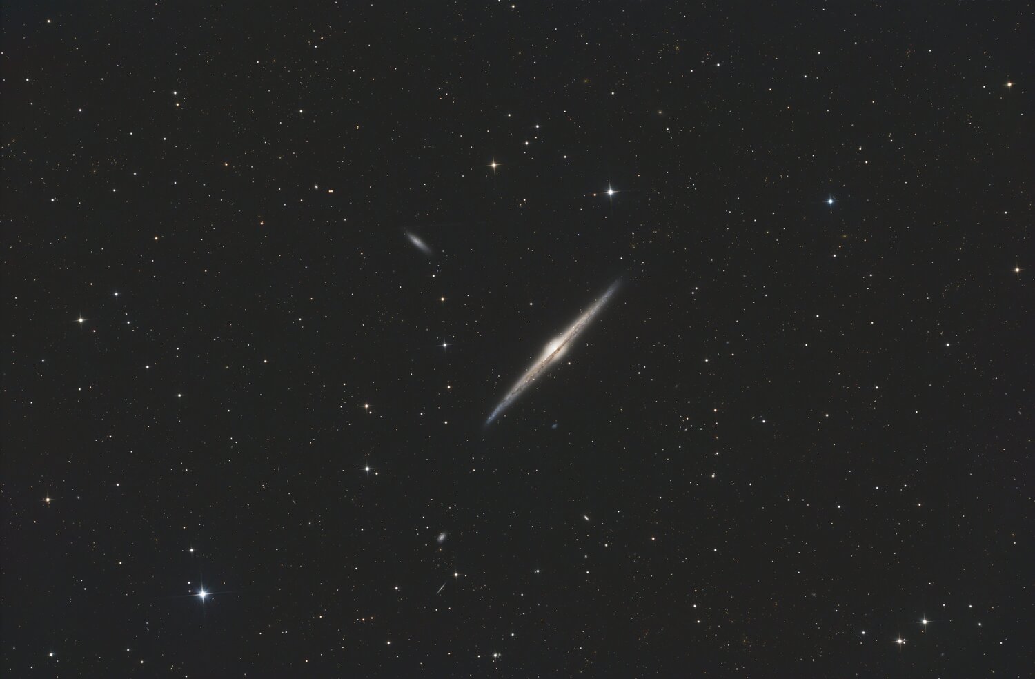 NGC4565.thumb.jpg.62e61eb88d9246f01afa896818c71020.jpg