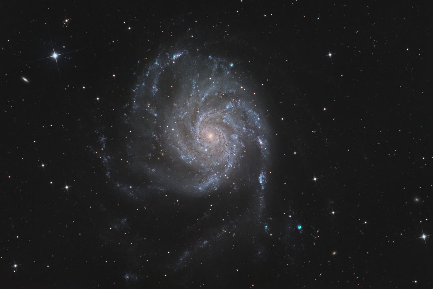 M101def_ASW.thumb.jpg.8b32538c342e65b9ecd8f99e7ee812c2.jpg