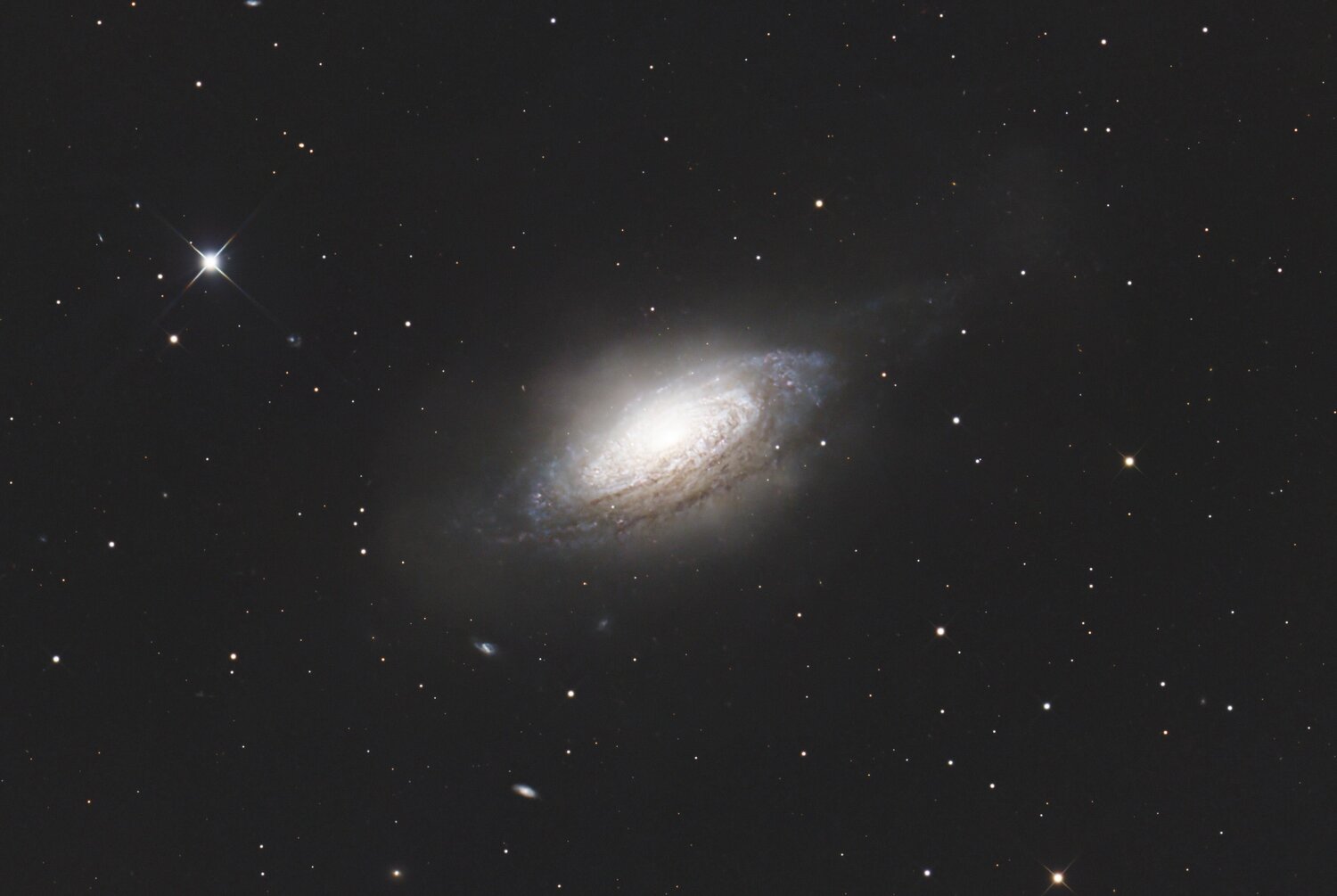 NGC3521_bis_crop.thumb.jpg.e53f84396d200ec321af3d3b49fabbb7.jpg
