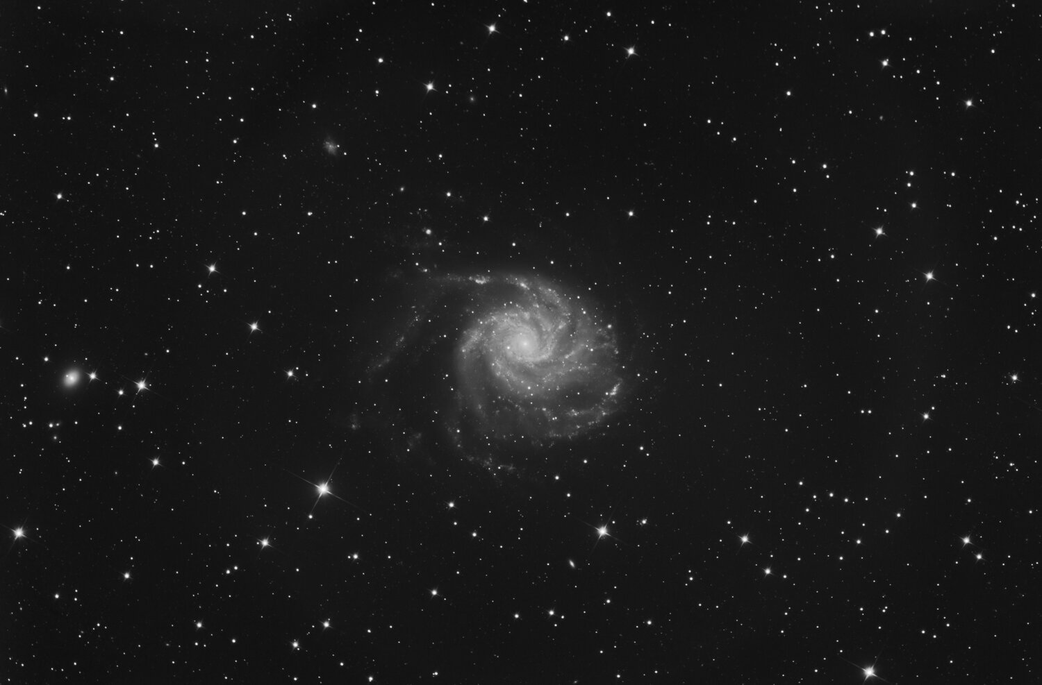 m101_luminance_stacked2.jpeg