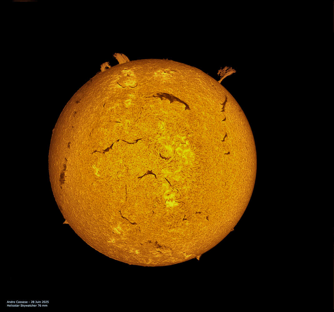 2025-06-28-1552_0-U-IR-Sun_Halpha__100r_24T_1073reg.png